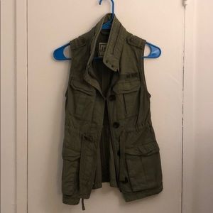 Abercrombie green military vest